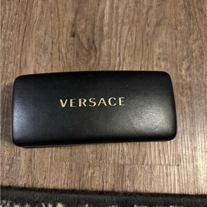 Versace Black and gold women’s sunglasses MOD..4377 GB1/87
52019 140 3N
